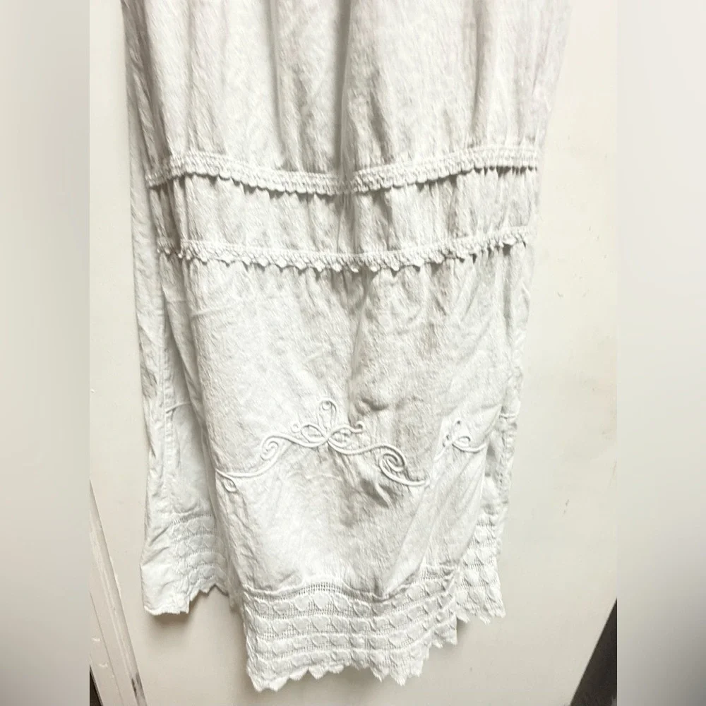 Elegant White Lace Dress size S